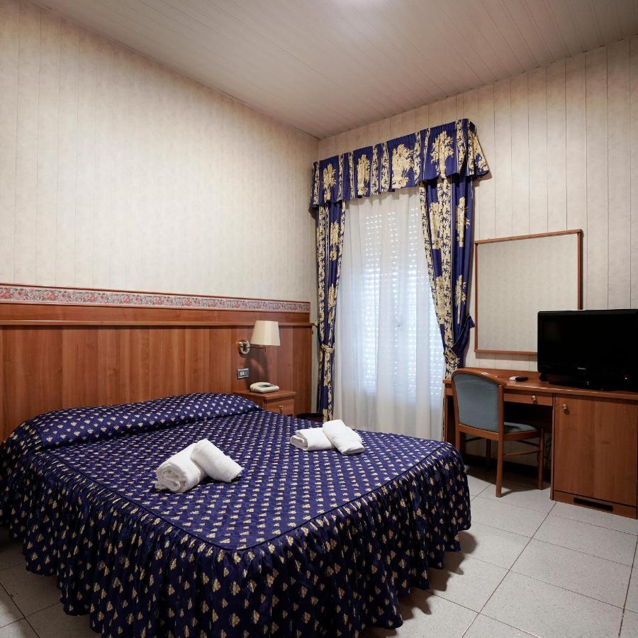 Hotel Capys Capua Exterior foto